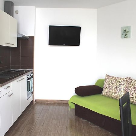 Apartment Maja คิร์ก ภายนอก รูปภาพ
