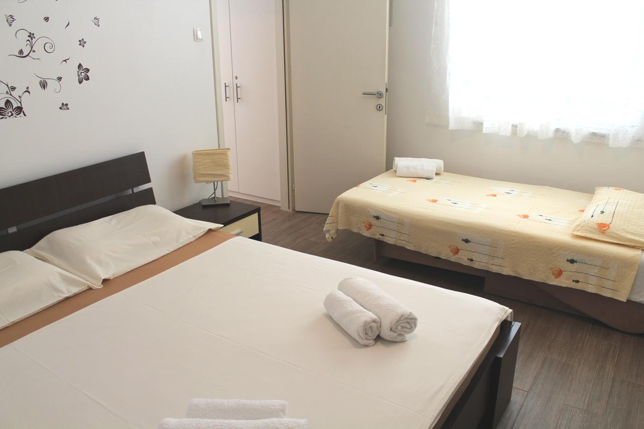 Apartment Maja คิร์ก ภายนอก รูปภาพ