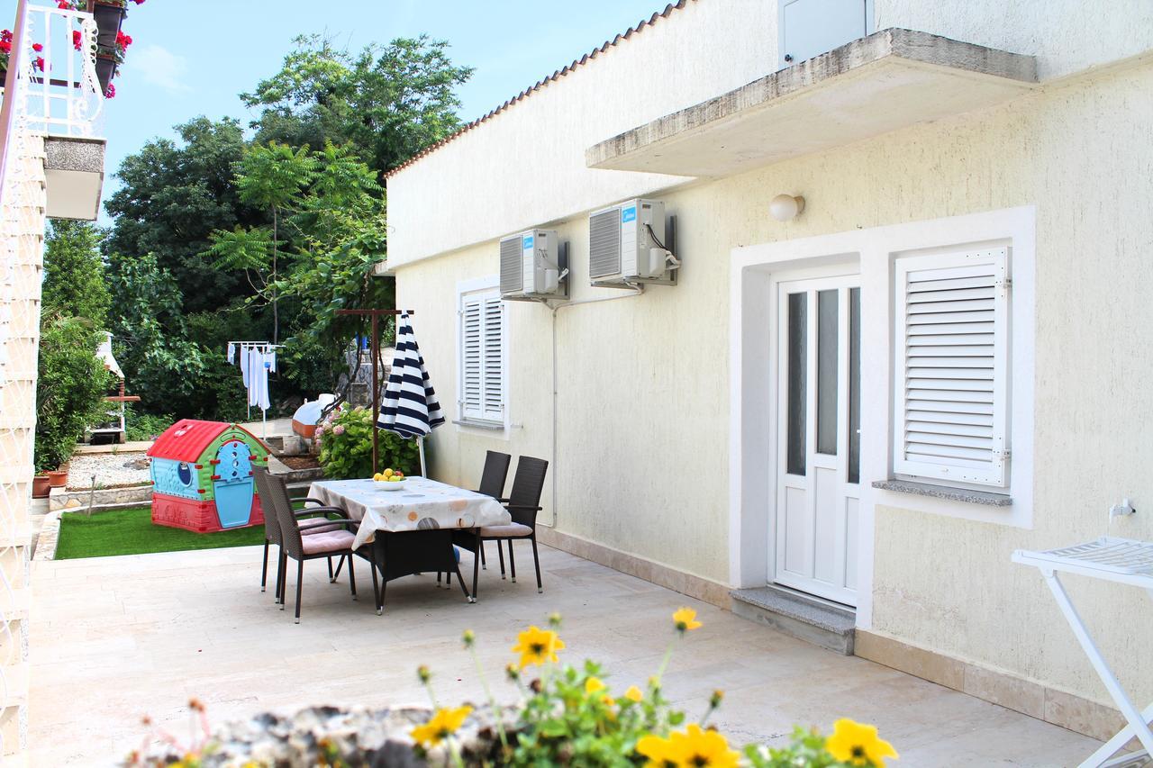 Apartment Maja คิร์ก ภายนอก รูปภาพ