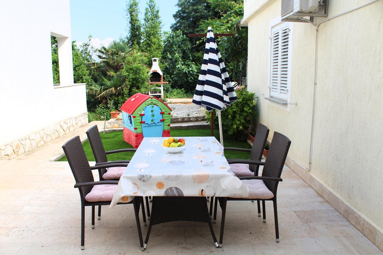 Apartment Maja คิร์ก ภายนอก รูปภาพ